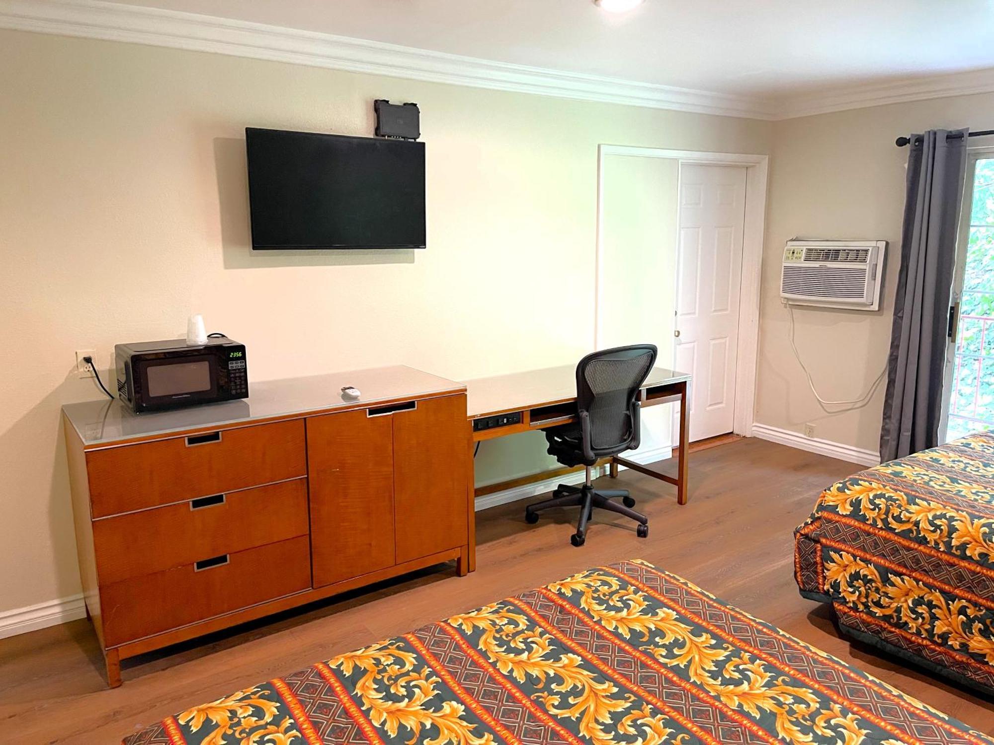 Relax Inn Los Angeles Exterior photo
