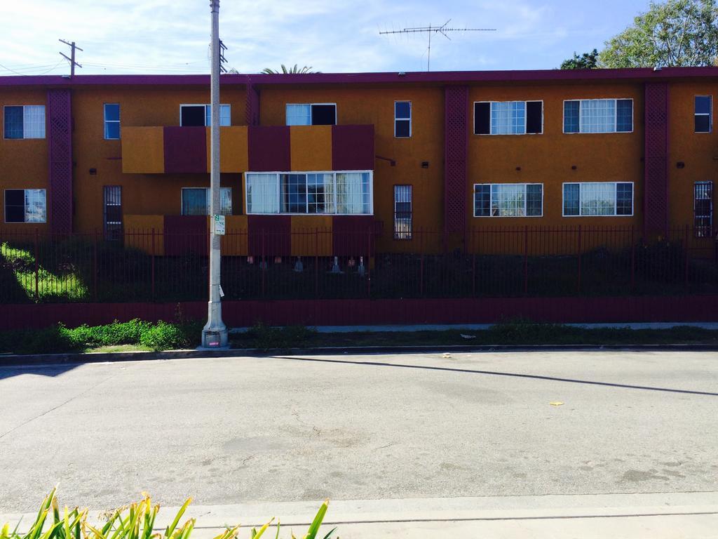 Relax Inn Los Angeles Exterior photo