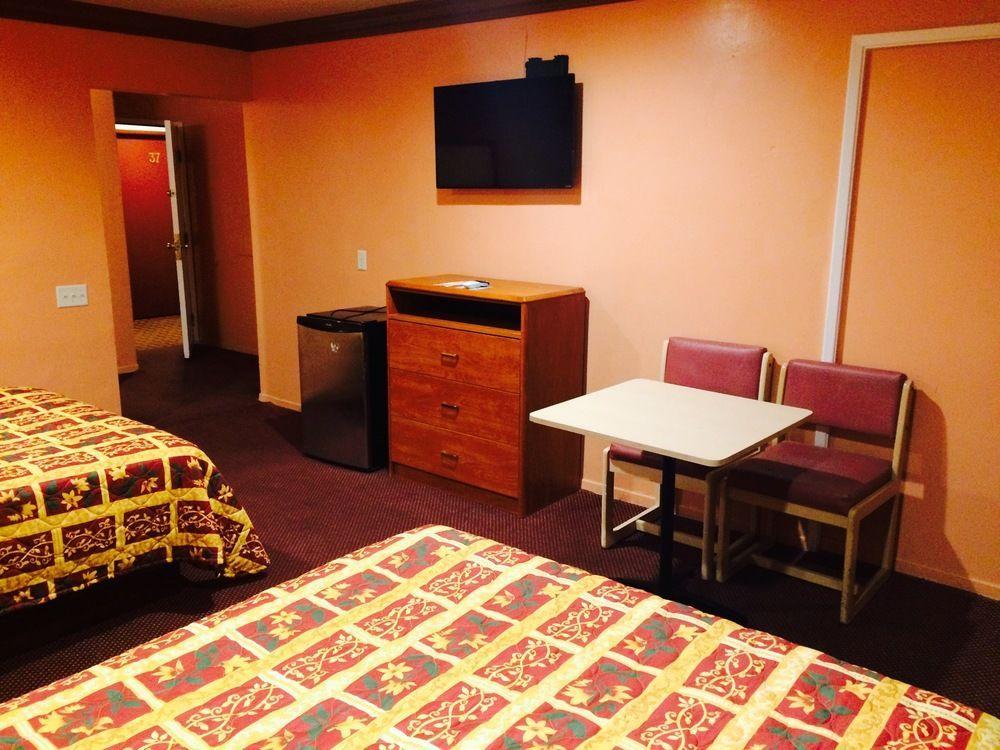 Relax Inn Los Angeles Exterior photo
