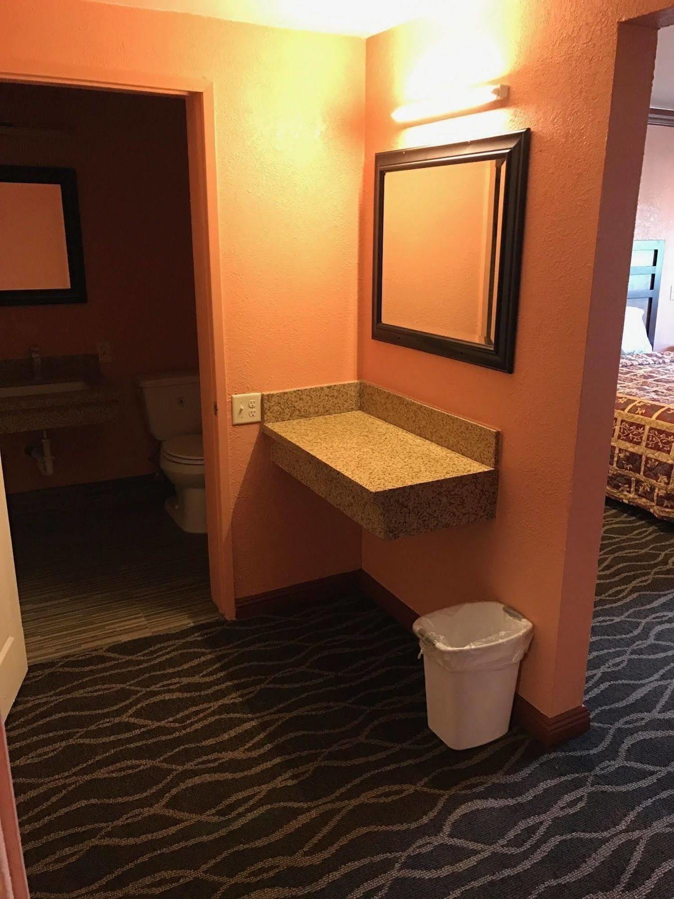 Relax Inn Los Angeles Exterior photo